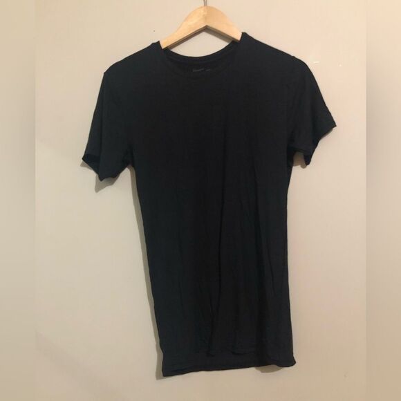 📳 Hanes | Black Tee - Picture 1 of 2